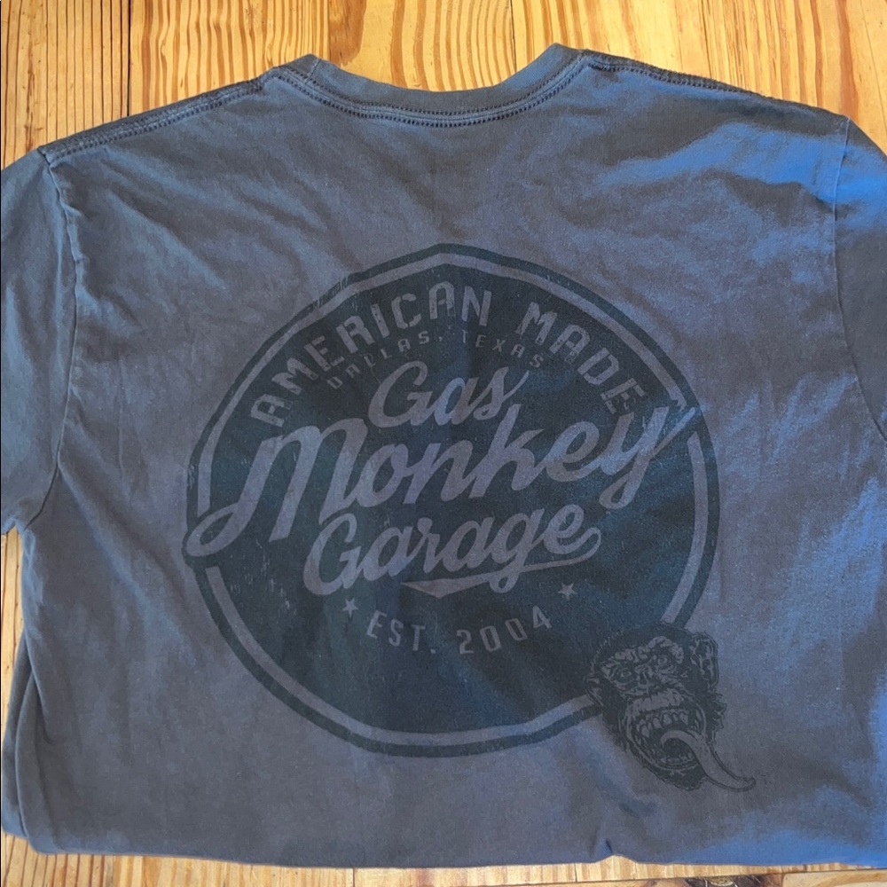 Garage Heather Gray V-Neck Tee - Picture 5 of 7